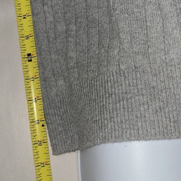 Who What Wear gray sweater vest academia small layering - Picture 6 of 8